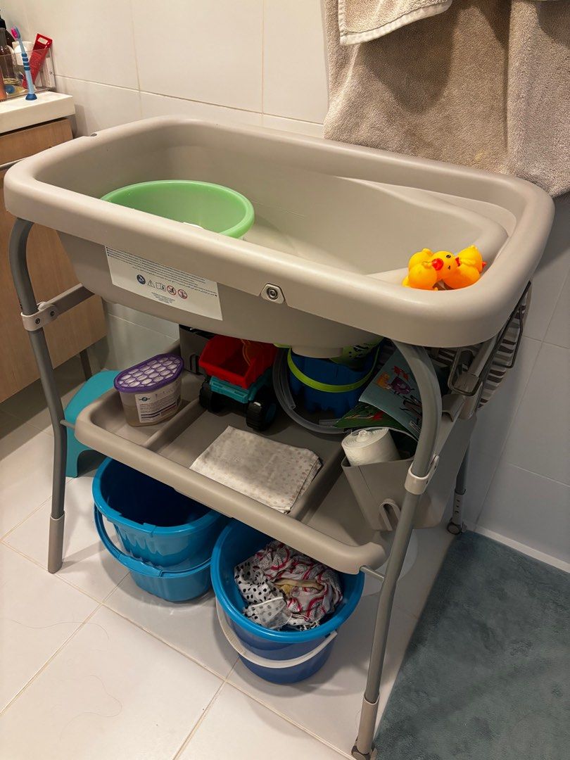 Cuddle & Bubble (Category: Bathtub & Bath Accessories) located in Singapore. Submitted by startnewnow (Listing ID 1359861474, Image 1). Description: .