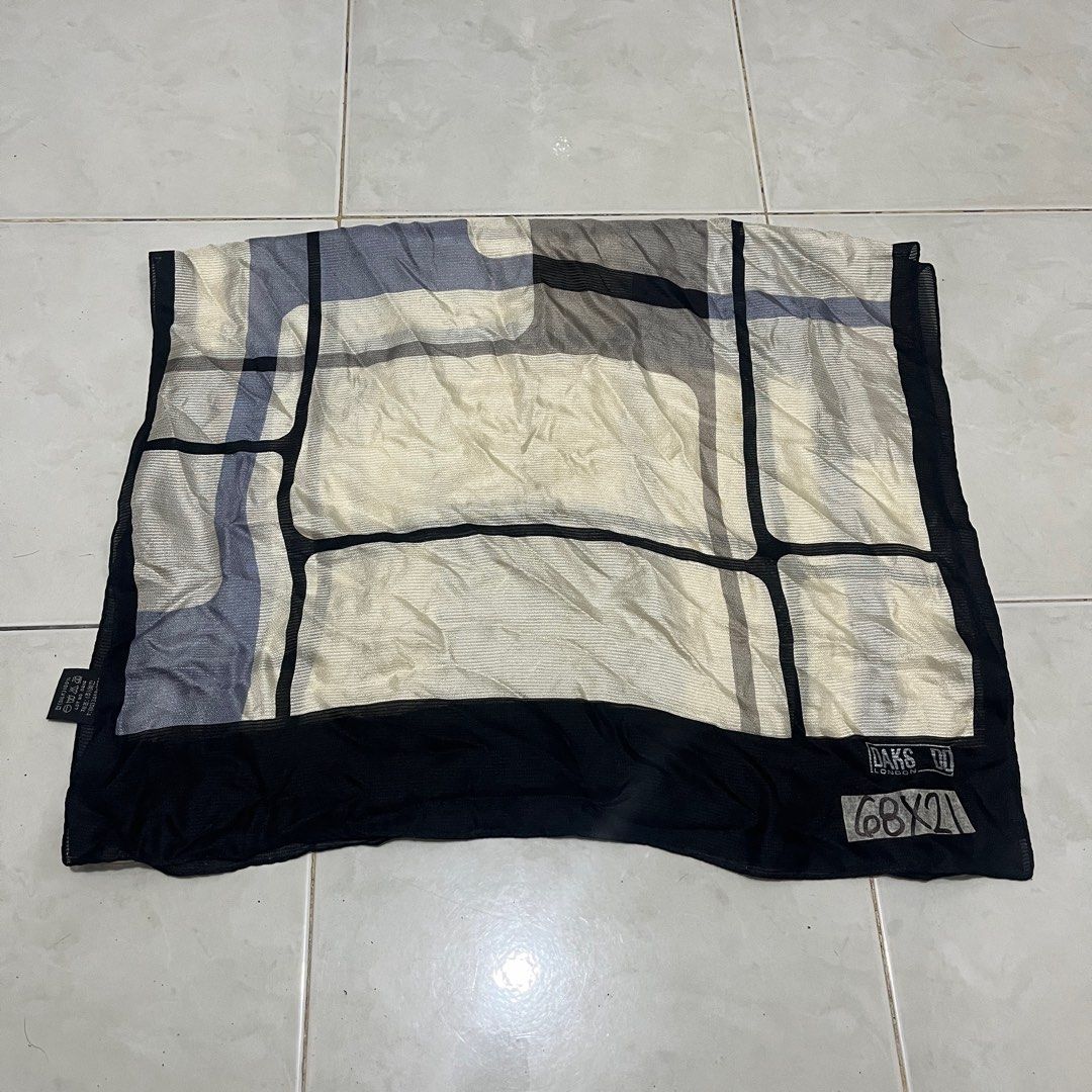 Daks Scarf (Category: Scarves) located in Butuan. Submitted by dfgthriftology2.0 (Listing ID 1359994303, Image 1). Description: .