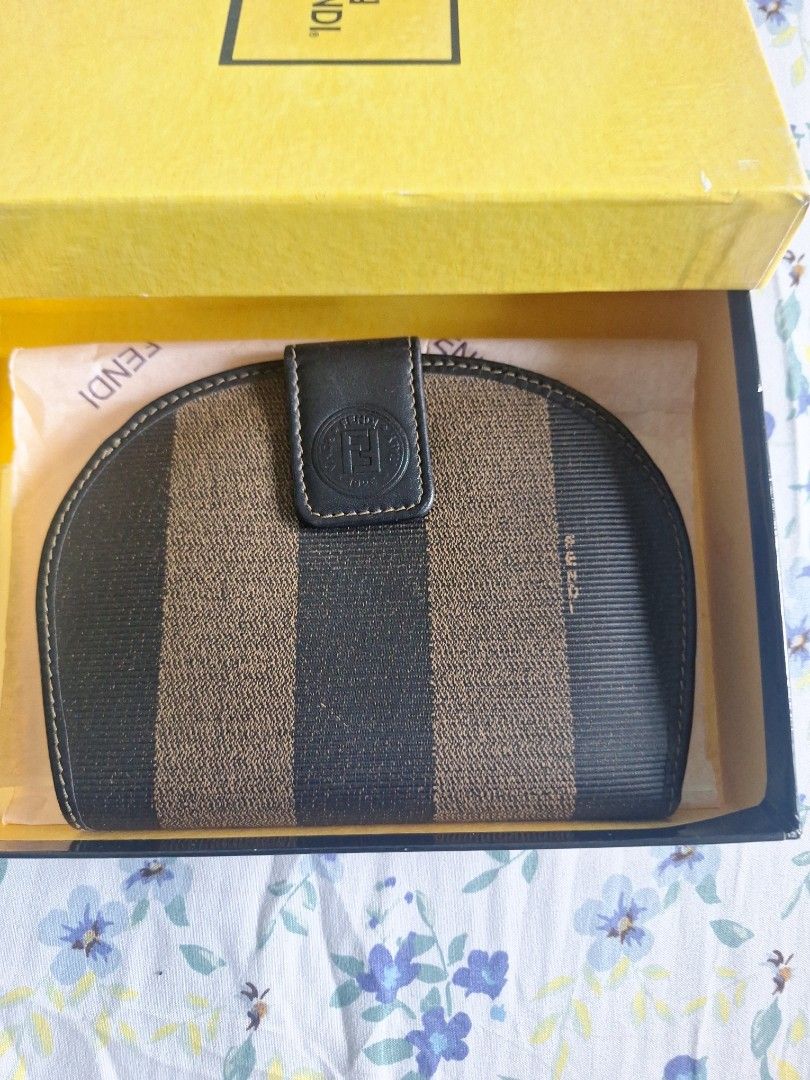 Fendi Short Bifold Wallet (Category: Luxury Bags & Wallets) located in Quezon City. Submitted by tms.l (Listing ID 1311602364, Image 2). Description: Excellent Vintage Condition Comes with original box.