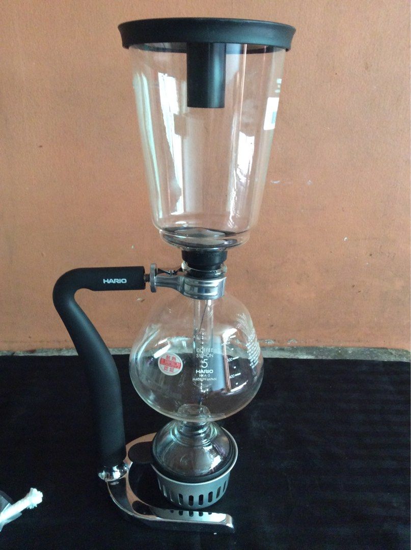 Hario Coffee Syphon Coffee Maker (Category: Coffee Machines & Makers) located in Quezon City. Submitted by marky1969 (Listing ID 1359901287, Image 1). Description: For Sale Only... Padala lang... No need for it... Brandnew opened only to check and take a pic of the item... NOTE: Coffee scooper not included! You can use regular spoon.. MADE IN JAPAN! Kindly google na lang for more info about this item... Pick up lang dito sa house along T Sora QC 