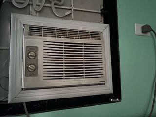 Hitachi 0.5 hp Window Type Aircon