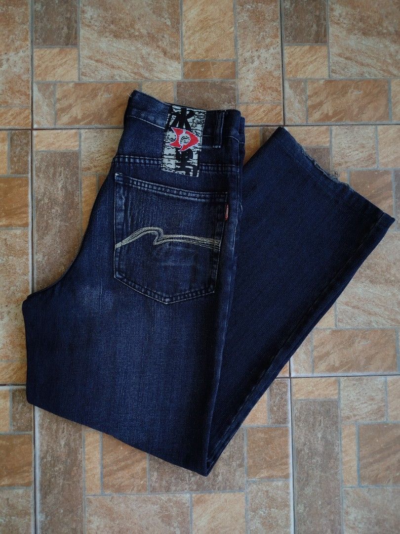 Ice Point Contrast Washed Baggy Jeans (Category: Jeans) located in Zamboanga. Submitted by notcaker (Listing ID 1359885121, Image 1). Description: 28-30 Waist Some distressing on hem Still in Excellent condition.