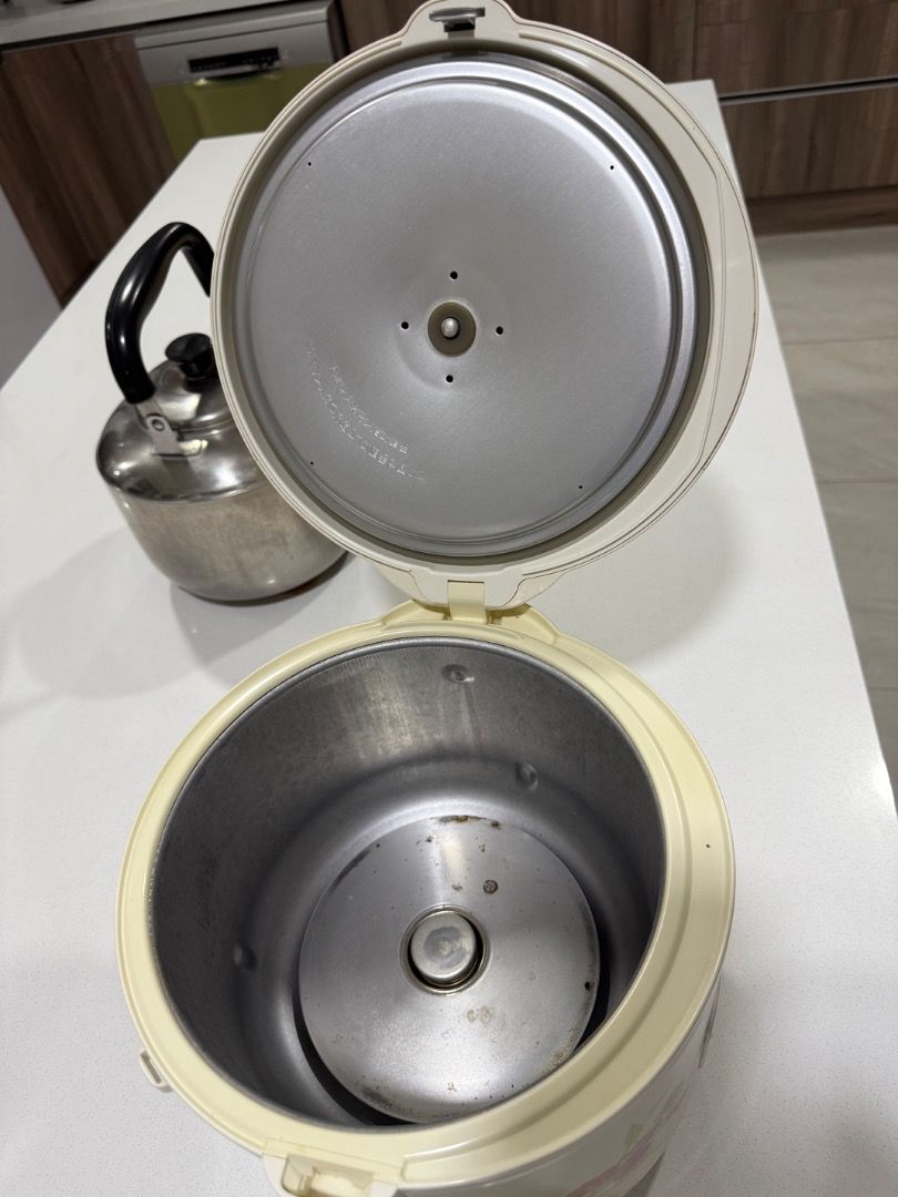 Imarflex 1.8L rice cooker (Category: Cookers) located in Quezon City. Submitted by docangela (Listing ID 1360034066, Image 2). Description: New inner pot and ladle.