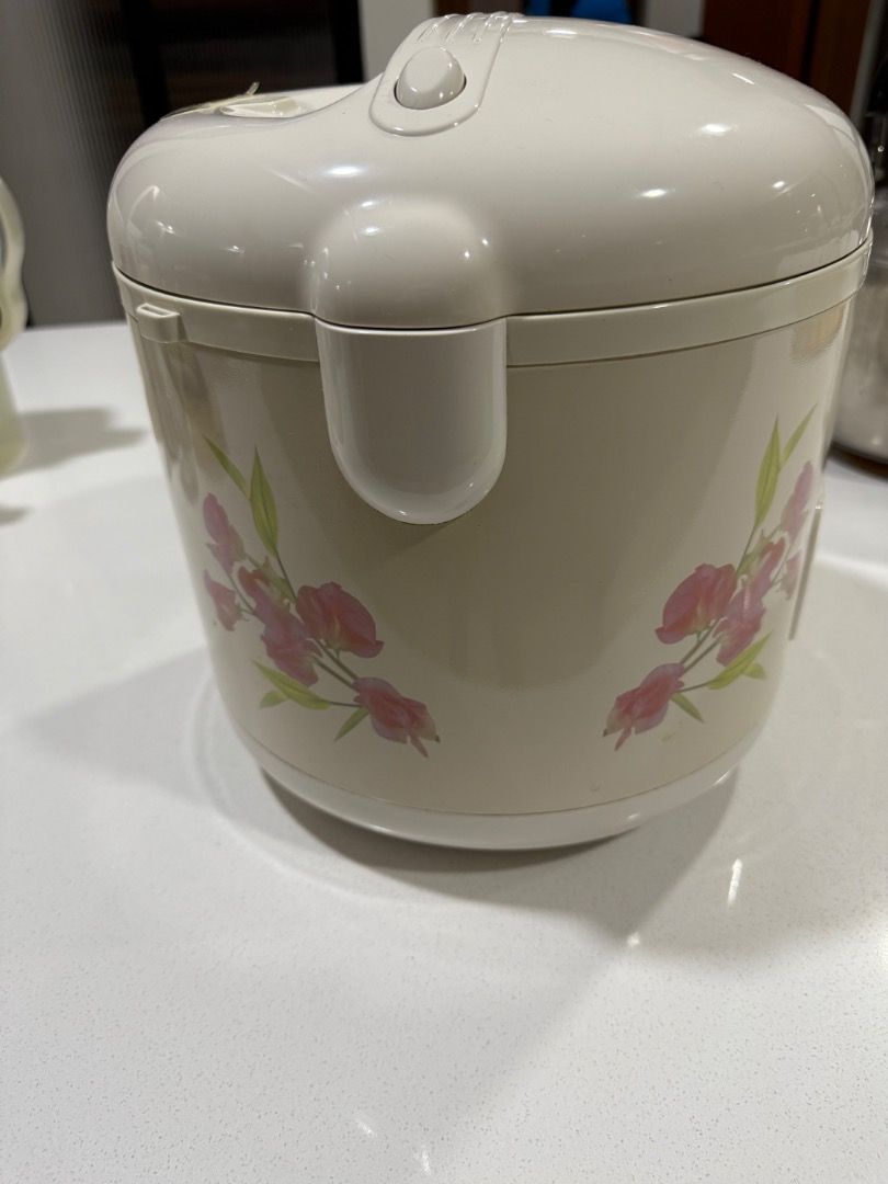 Imarflex 1.8L rice cooker (Category: Cookers) located in Quezon City. Submitted by docangela (Listing ID 1360034066, Image 3). Description: New inner pot and ladle.