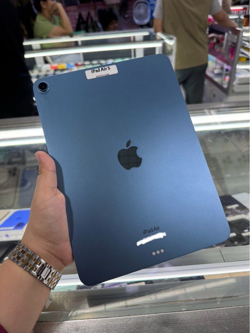 Ipad Air 5 64gb Wifi No issue w/ box (Category: iPad) located in San Juan City. Submitted by javedsgadgetshop (Listing ID 1359964856, Image 1). Description: INSTALLMENT OPTIONS : SPAY LATER / GGIVES / CREDIT CARD! WE BUY AND SELL SO PWEDE MAGBINTA OR SWAP ! Quick Specs : Ipad Air 5 •64gb •NTC Variant •Good batt health •Wifi Only •95% Smoothness •No hidden issue | No Repaired •100% Authentic | Not Refurbished •w/ OEM Charger & store warranty ❣️ - 