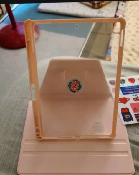 Ipad Casing 360 (Category: Cases & Covers) located in Labu. Submitted by fatihmn (Listing ID 1359924933, Image 1). Description: Buka, never use.