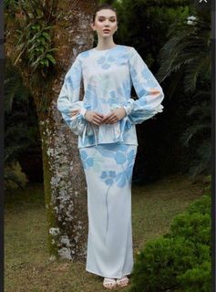 (Category: ) located in . Submitted by fun_wardrobe (Listing ID 1359869961, Image 1). Description: .