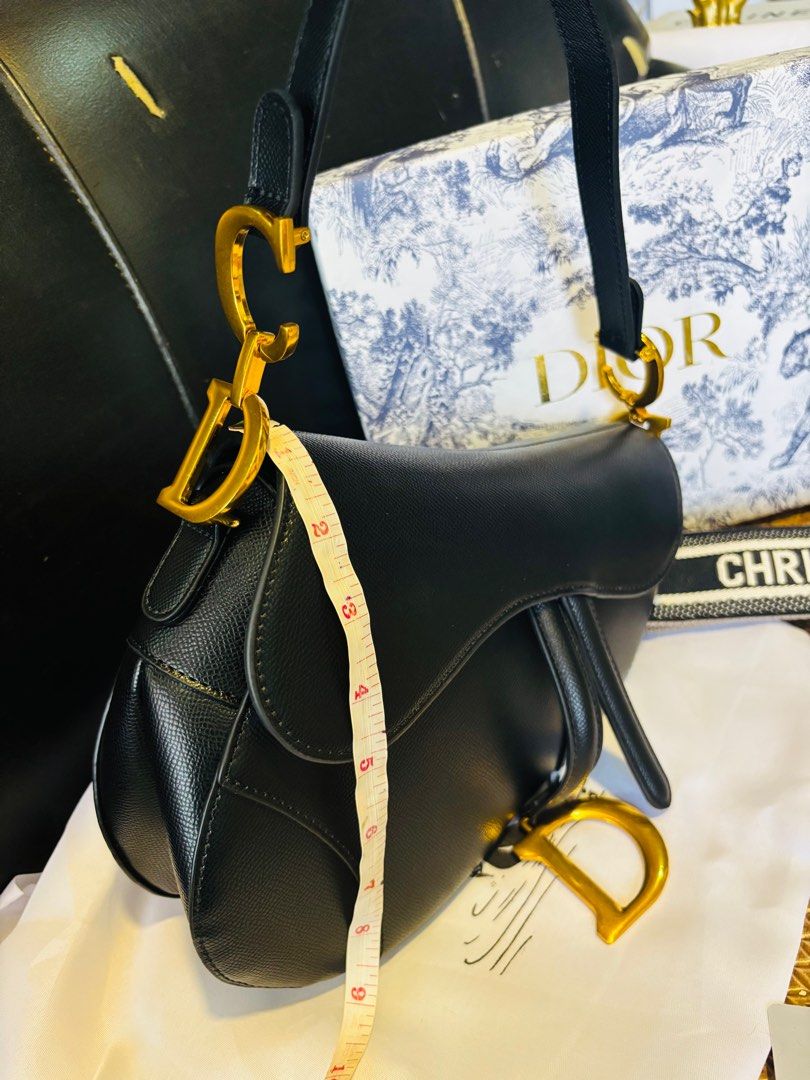 JP Preloved Dior saddle (Category: Luxury Bags & Wallets) located in Cebu City. Submitted by day.98 (Listing ID 1359901904, Image 3). Description: select from japan surplus genuine leather coded & etikita no flaws .