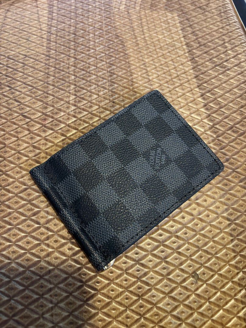 JP Preloved lv cardholder (Category: Luxury Bags & Wallets) located in Cebu City. Submitted by day.98 (Listing ID 1359906981, Image 2). Description: selected from japan surplus genuine leather no flaws.