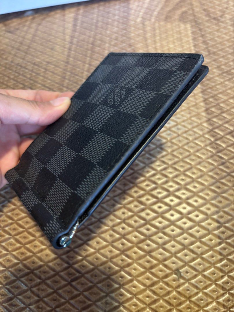 JP Preloved lv cardholder (Category: Luxury Bags & Wallets) located in Cebu City. Submitted by day.98 (Listing ID 1359906981, Image 3). Description: selected from japan surplus genuine leather no flaws.