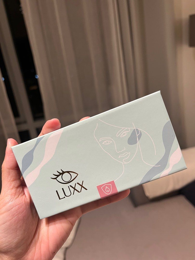 Luxx Magnetic Lashes in Lola (Category: Makeup) located in Taguig. Submitted by smolgirlfits (Listing ID 1360015372, Image 3). Description: Luxx Lash Magnetic Lashes - Lola Brand new, opened but never used Bought from Laz 12.12 RFS: Need funds .