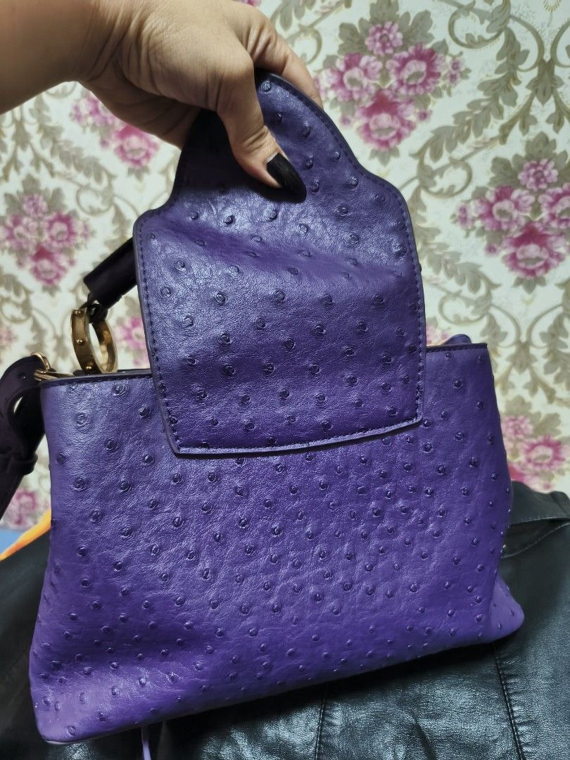 LV cappucine ostrich (Category: Luxury Bags & Wallets) located in Manila. Submitted by hanamipreloved (Listing ID 1360002812, Image 3). Description: preloved bag. di na nagagamit. bigay lng to skn not sure if authentic.