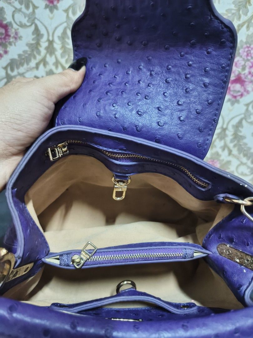 LV cappucine ostrich (Category: Luxury Bags & Wallets) located in Manila. Submitted by hanamipreloved (Listing ID 1360002812, Image 2). Description: preloved bag. di na nagagamit. bigay lng to skn not sure if authentic.