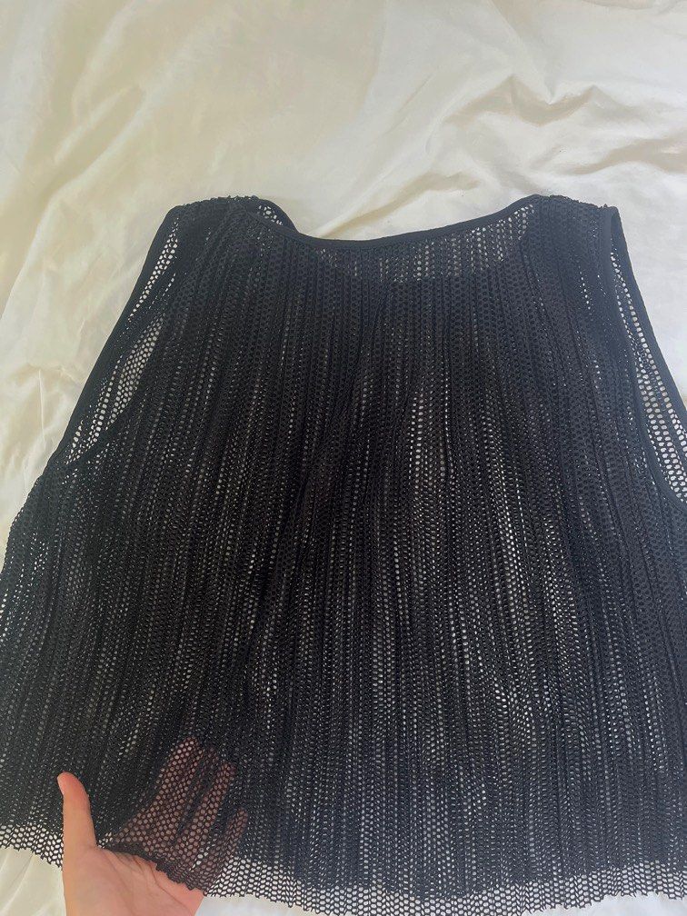 Mango Suit Black Sheer Sleeveless Top (US2-US4) (Category: Sleeveless) located in Manila. Submitted by sofiaalte (Listing ID 1359879524, Image 3). Description: Love this top SO high quality. Wear tank top or whatever under. US2 on tag but can fit me US4. Mango suit is very high quality. .