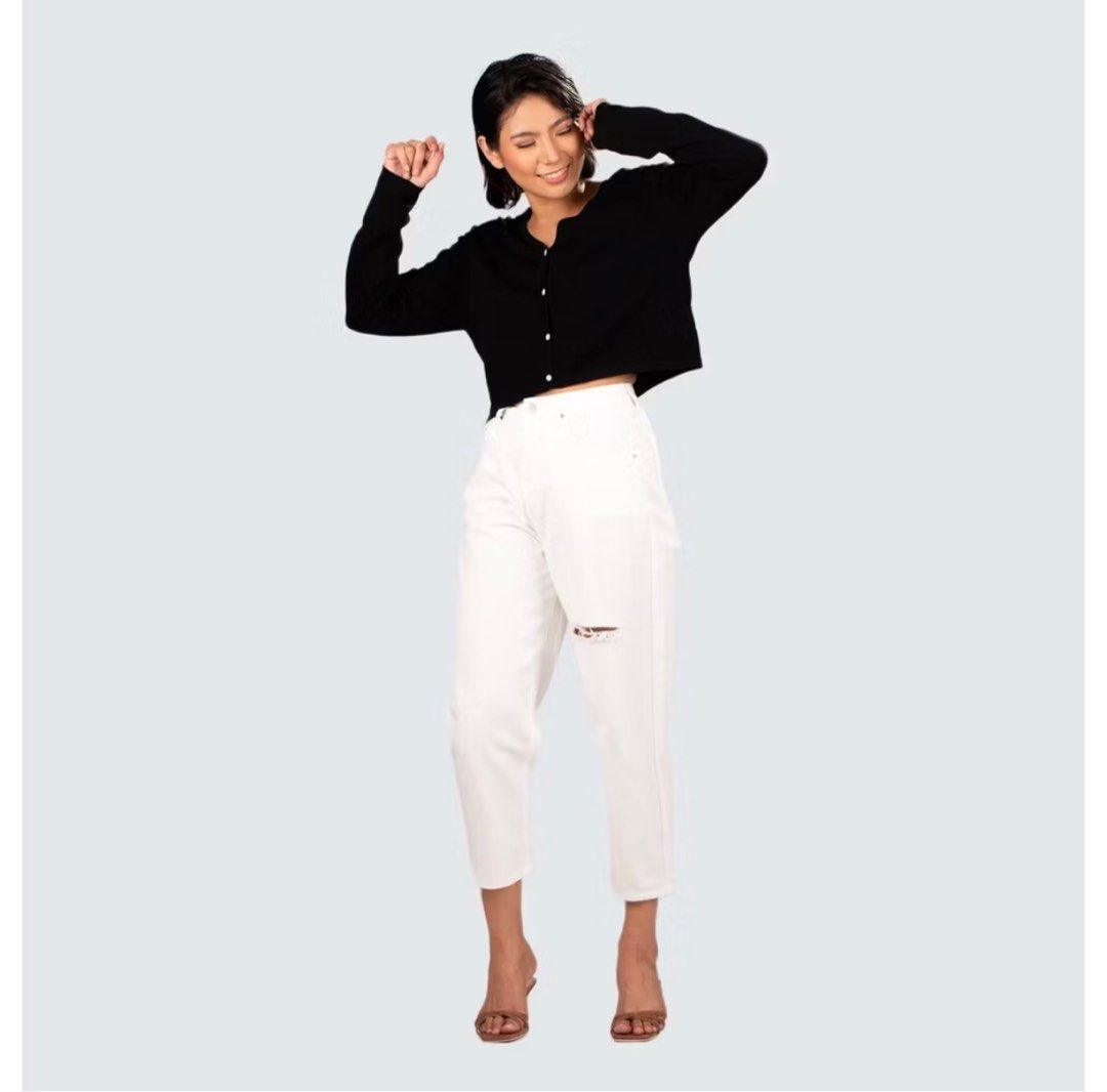 Mantou Clarisse White Ripped Jeans (Category: Jeans) located in Bacoor. Submitted by shacldrn (Listing ID 1359933912, Image 1). Description: .