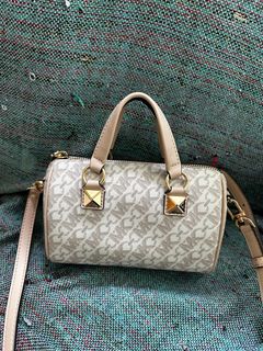 （分類：）位於 。 由 taeyeon__ss 提交（商品編號 1359906959，圖片 1）。簡介： 。