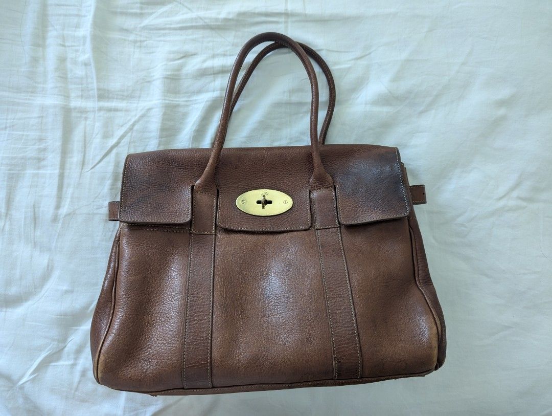 Mulberry Bayswater (Category: Shoulder Bags) located in Taguig. Submitted by hlco13 (Listing ID 1359864282, Image 1). Description: selling low because of condition. hardware still perfect but leather has patina.