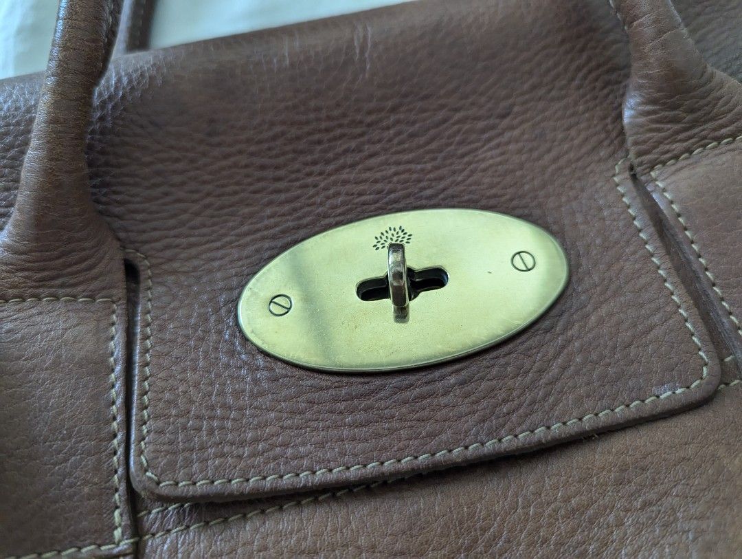 Mulberry Bayswater (Category: Shoulder Bags) located in Taguig. Submitted by hlco13 (Listing ID 1359864282, Image 2). Description: selling low because of condition. hardware still perfect but leather has patina.