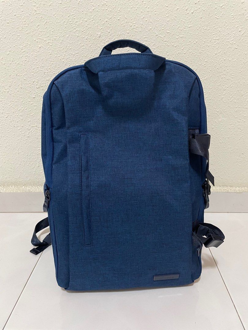 Off toco (Category: Camera Bags & Carriers) located in Singapore. Submitted by beautifulbargain (Listing ID 1359862054, Image 1). Description: .