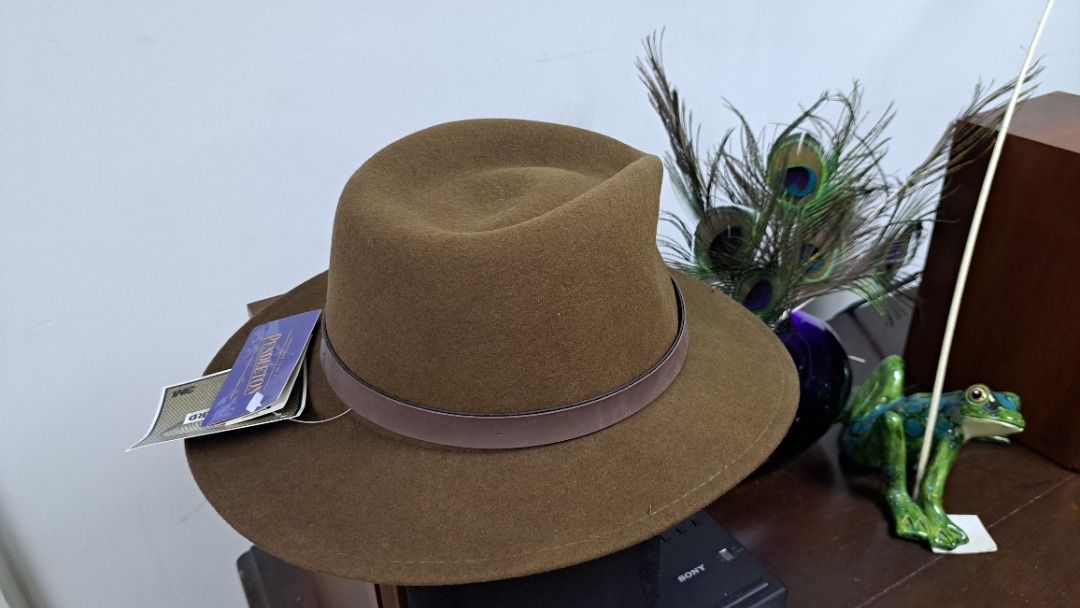 Pendleton Hat (Category: Activewear) located in Singapore. Submitted by wee123 (Listing ID 1360032732, Image 2). Description: 100% Virgin Wool Hat Part of my collection.