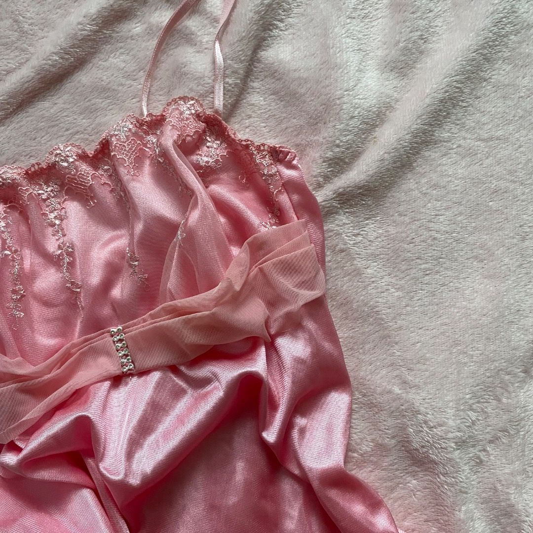 Pink floral silk dress (Category: Dresses) located in Bay. Submitted by 97skr (Listing ID 1359933265, Image 2). Description: open for offers. MOP: GoTyme (can send from GCash, will deduct transaction fee from the total amount) MOD: Lalamove and meet-up (around Calamba, Los Baños, Bay Laguna only), JNT Delivery fee will be shouldered by buyer. .