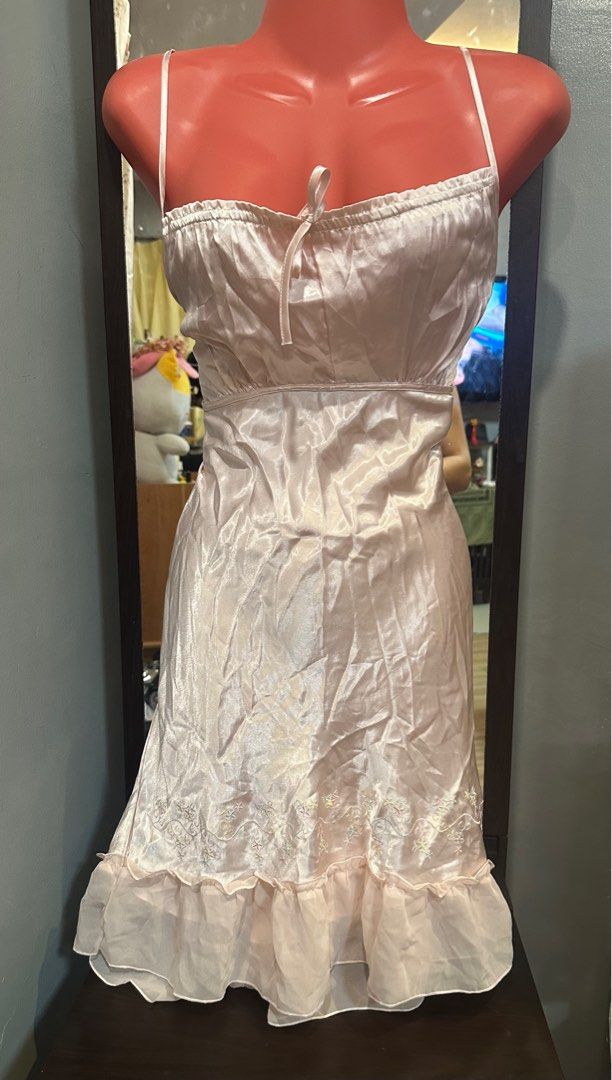Pink Silky night wear (Category: Undergarments & Loungewear) located in Caloocan City. Submitted by kurlich (Listing ID 1360002126, Image 1). Description: Silky Pink Lingerie .