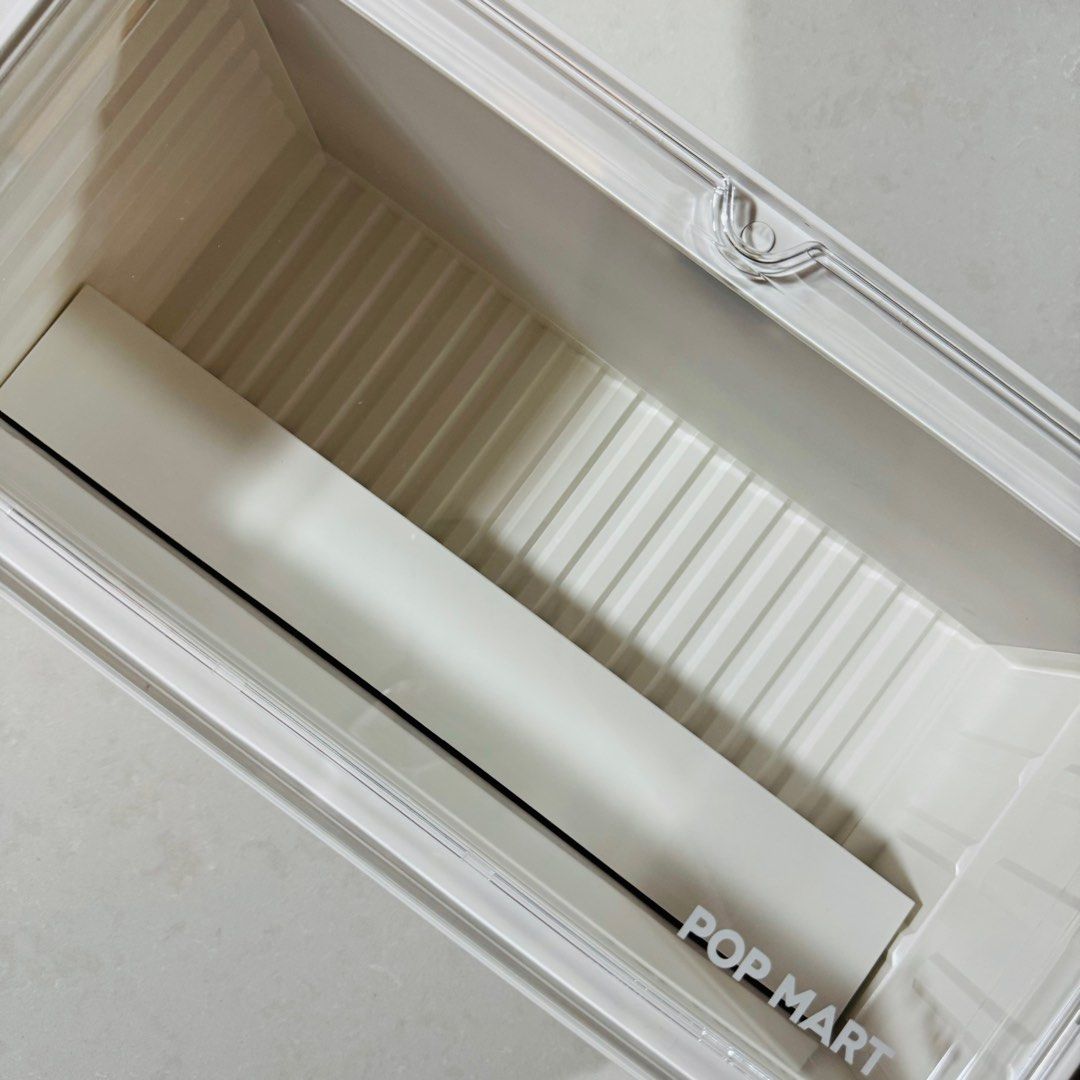 POPMART White Luminous Display Case for Hirono, Skullpanda, Crybaby ...