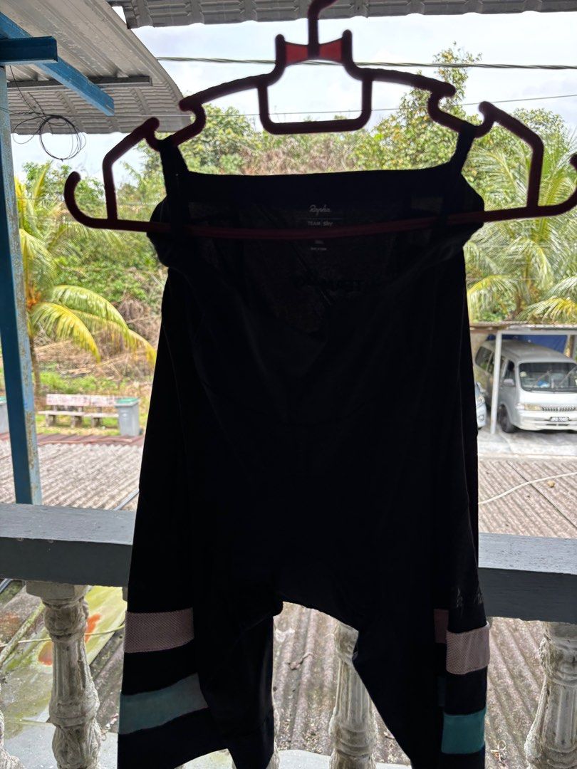Rapha (Category: Activewear) located in Pontian. Submitted by man7045 (Listing ID 1359885108, Image 3). Description: Baju Rapha dengan seluar skali.