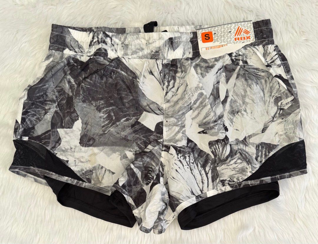 RBX Cycle Lined Shorts / Running / Sports (Category: Activewear) located in Davao. Submitted by gcollection (Listing ID 1359978249, Image 1). Description: RBX Cycle Lined Shorts / Running / Sports Size: Small ( Waist: 30” - 32”) / Length” 10.5”) Condition: Brand New Color Rate: 10/10 No Issues.
