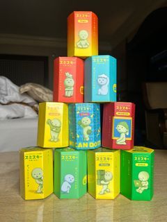 Sealed Smiski Figures