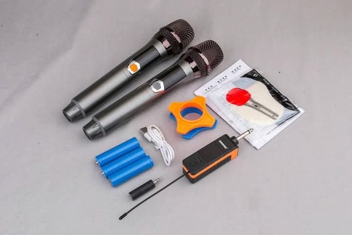 Shure sm 819 rechargable (Category: Microphones) located in Manila. Submitted by saguittarian06 (Listing ID 1359891564, Image 1). Description: SHURE SM-819 Rechargeable Professional Digital Dual Wireless Microphone🔥🔥🔥 .