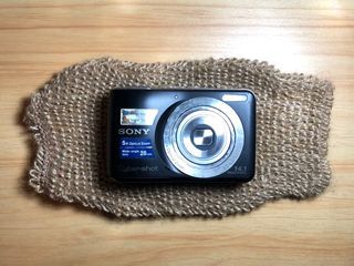 Sony Cybershot DSC-S5000 | 14.1 Megapixels