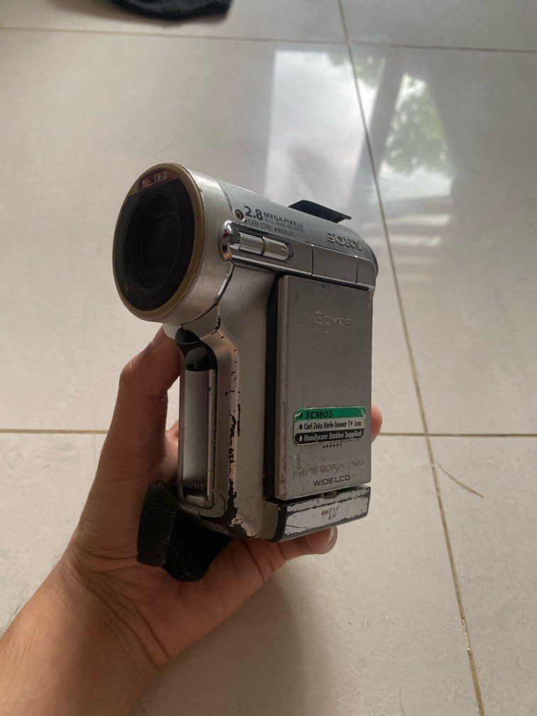 Sony Handycam (DCR-PC1000) NTSC (Category: Video Cameras) located in Manila. Submitted by jjman.cars (Listing ID 1359910041, Image 1). Description: Sony Digital video camera recorder (DCR-PC1000) Issues: -i dont have a charger for it but the battery is still intact Sf: Lalamove.