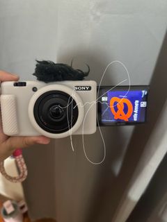 (Category: ) located in . Submitted by rozeeee (Listing ID 1359921507, Image 1). Description: .