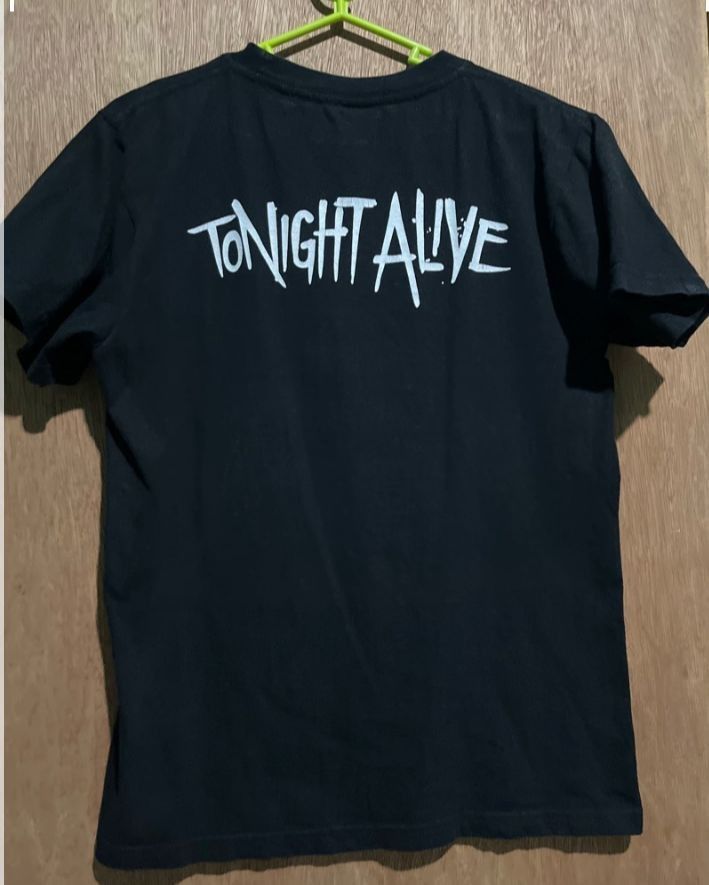 tonight Alive band shirt small (Category: Tshirts & Polo Shirts ) located in Makati City. Submitted by decluttering143 (Listing ID 1360034165, Image 2). Description: small size band shirt in good condition Thailand brand.