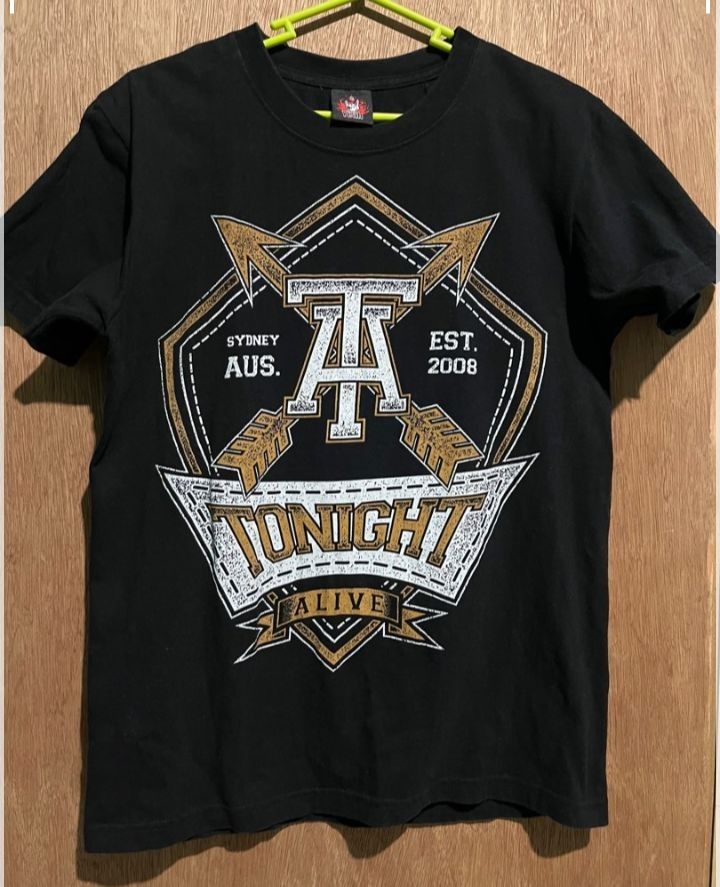 tonight Alive band shirt small (Category: Tshirts & Polo Shirts ) located in Makati City. Submitted by decluttering143 (Listing ID 1360034165, Image 1). Description: small size band shirt in good condition Thailand brand.