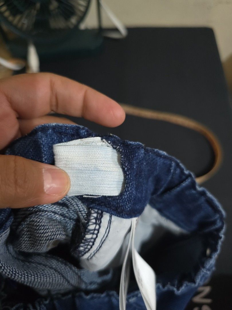Uniqlo denim jeggings (Category: Babies & Kids Fashion) located in Manila. Submitted by jolimerl (Listing ID 1359967045, Image 3). Description: Uniqlo denim jeggings size 120 decluttering, outgrown adjustable waist strap, no button hole on garter see pics for size details.