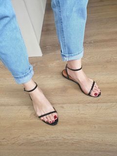 Vita linya step sandals in Ink size 8