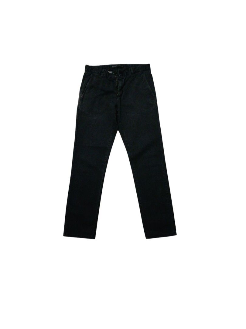 Zara Black Chinos - 31 (Category: Trousers) located in Makati City. Submitted by inxsstuff (Listing ID 1359935649, Image 1). Description: Zara Black Trousers Size 31 Payment via Gcash or BPI transfer.