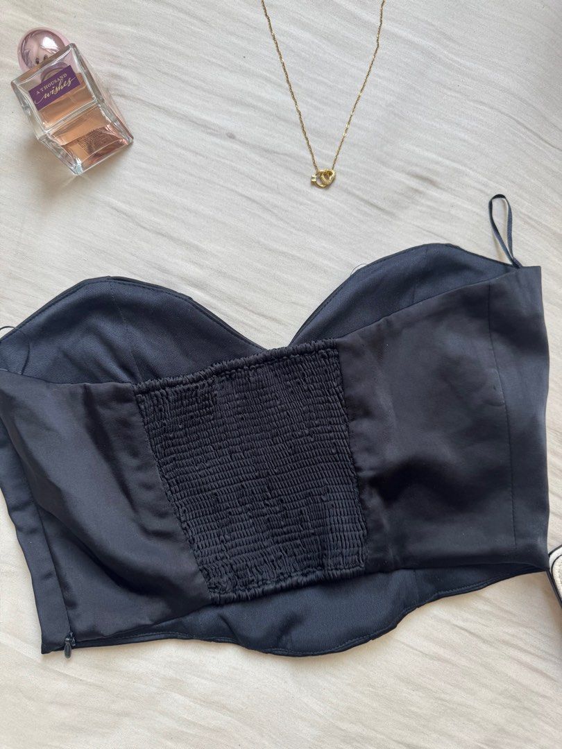 Zara satin corset crop top (Category: Others Tops) located in Manila. Submitted by reecha99736913 (Listing ID 1359881522, Image 3). Description: .