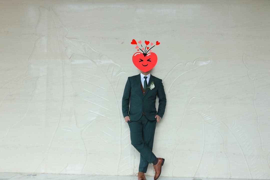 5 &1 wedding suit for men (Category: Sets & Coordinates) located in Mandaluyong City. Submitted by odaysmith (Listing ID 1360052255, Image 1). Description: 5 and 1 weddung suit for 5,500 only coat, vest, pants, inner polo , tie used once-only last dec 2024 very good condition battled green mandaluyong only.