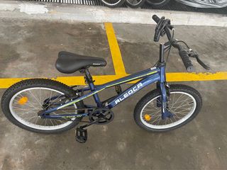 (Category: ) located in . Submitted by garchelle (Listing ID 1360053345, Image 1). Description: .