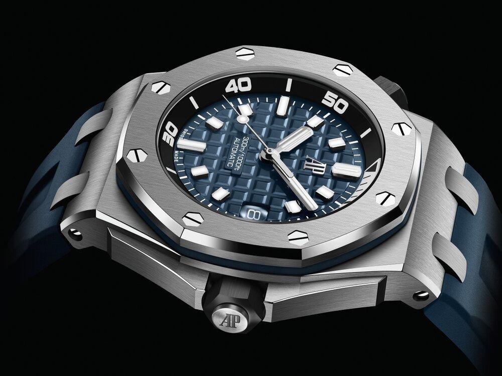 Audemars Piguet Royal Oak Offshore Diver (15720ST.OO.A027CA.01) (Category: Watches) located in Singapore. Submitted by gooseman1311 (Listing ID 1360054259, Image 1). Description: I am a collector and all my watches are hardly worn and well kept. * GENUINE Offers only, Low ballers will be Ignored. * More pictures of actual watch can be arrange to be send to keen offers. * Wrist shot is Actual watch on a 17cm Wrist. * Self Collection at Holland Vil