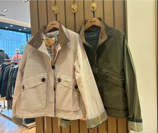 （分類：）位於 。 由 littlewardrobe2002 提交（商品編號 1360125207，圖片 1）。簡介： 。