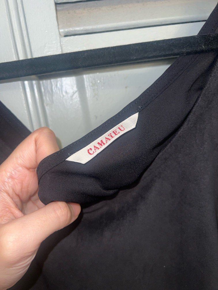 Black Suede/Sheer Sleeveless Top (Category: Sleeveless) located in Pasig City. Submitted by lbclosetcleanup (Listing ID 1360174794, Image 3). Description: Suede in front Sheer at the back Fits S-M.