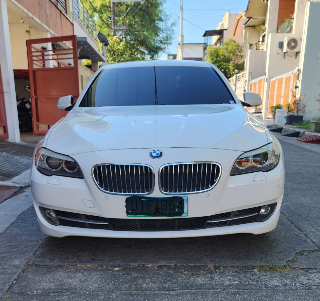 BMW 520d Luxury (A) (Category: Used Cars) located in Quezon City. Submitted by gelor_18 (Listing ID 1360064012, Image 2). Description: 2012 White BMW 520D Top of the Line Super Fresh In&Out Very Well Maintained Low Mileage 50k km+ Odo 2litre Turbo Diesel 8 speed Auto Trans 2 Original keys Leather Seats.