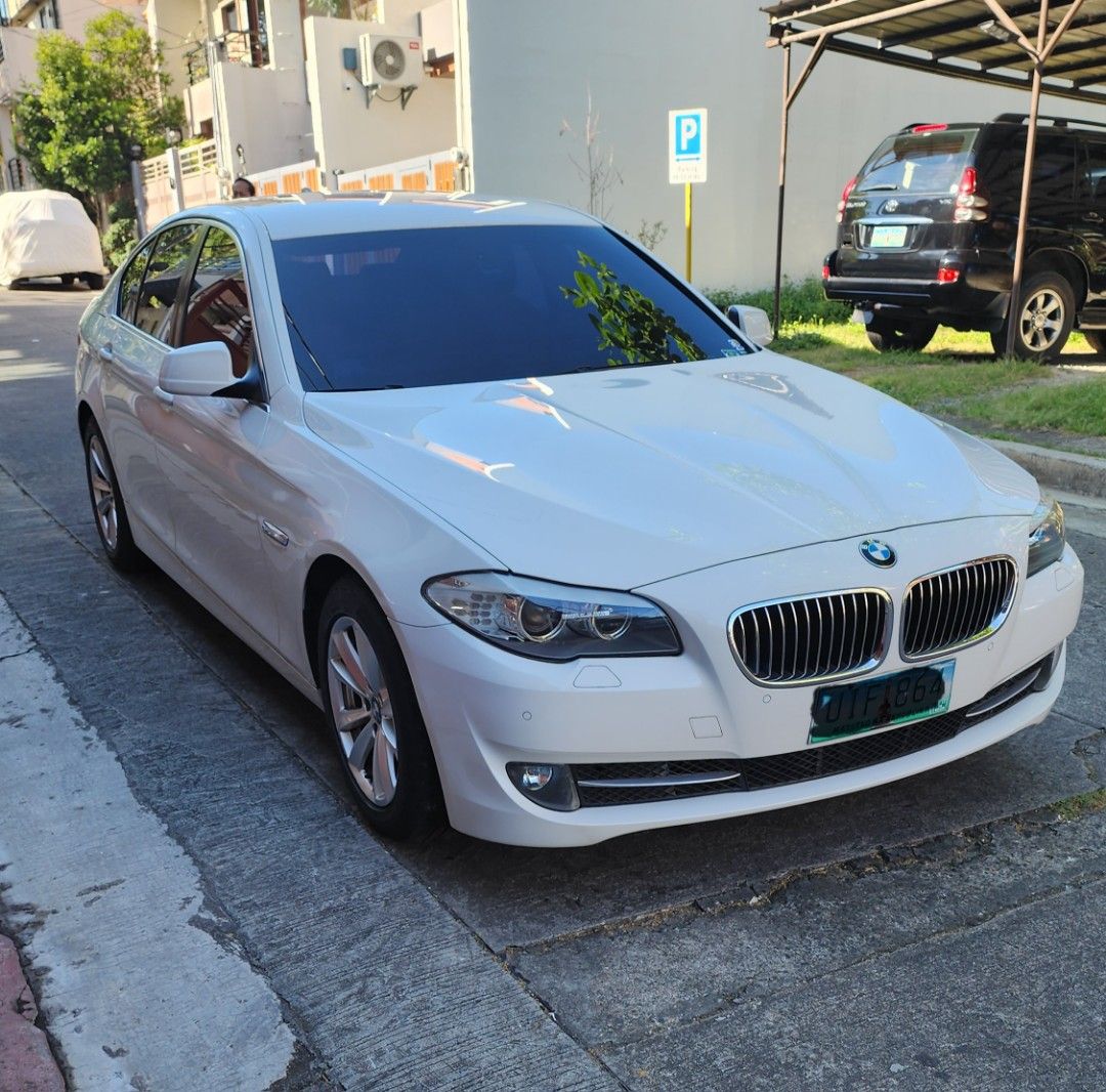 BMW 520d Luxury (A) (Category: Used Cars) located in Quezon City. Submitted by gelor_18 (Listing ID 1360064012, Image 3). Description: 2012 White BMW 520D Top of the Line Super Fresh In&Out Very Well Maintained Low Mileage 50k km+ Odo 2litre Turbo Diesel 8 speed Auto Trans 2 Original keys Leather Seats.