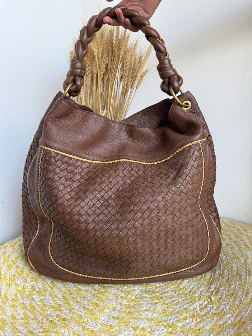 Bv hobo (Category: Luxury Bags & Wallets) located in Santa Ana. Submitted by astonandariana (Listing ID 1360213504, Image 1). Description: .