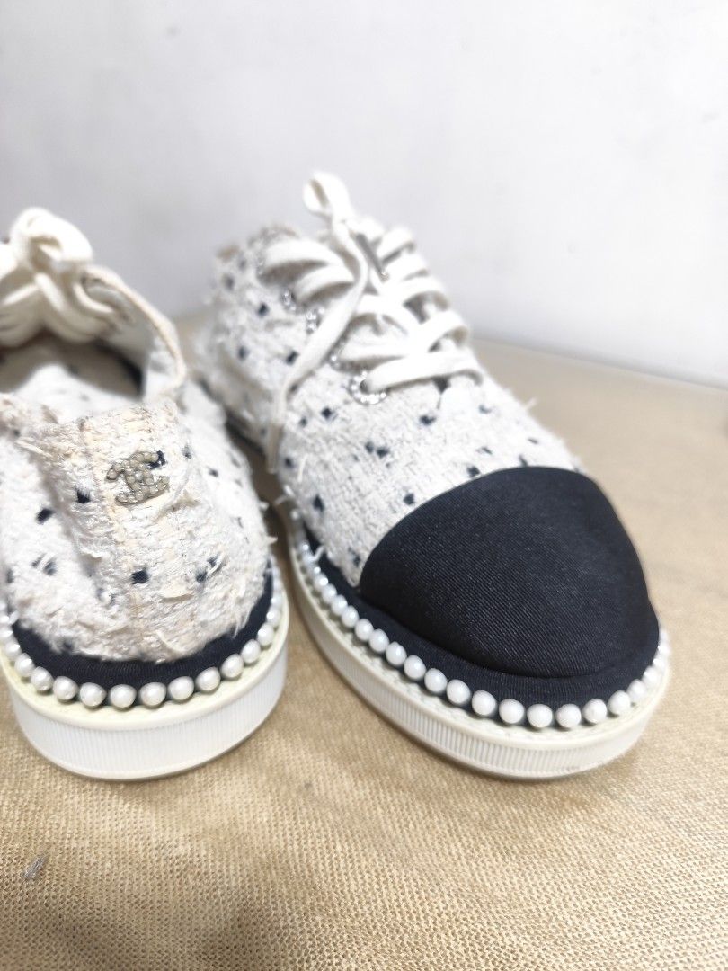 Chanel (Category: Sneakers & Footwear) located in Navotas City. Submitted by mistej (Listing ID 1360206816, Image 3). Description: chanel pearl white tweed flats authentic guaranteed japan source no box shoes only if.