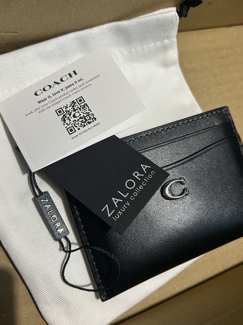 Coach Essential Card Case (Category: Wallets & Card holders) located in Manila. Submitted by mxveronicx (Listing ID 1360155780, Image 2). Description: Original Coach Essential Card Case (pre loved) Refined calf leather Five card slots 11cm (L) x 7.5cm (H) Bought from Zalora Luxury for ₱6159.20 (see 7th and 8th photo) Current market price ₱7500+ Up for nego (send your offer) With minimal scratches at the back (see photos) All photos are mine RFS: 